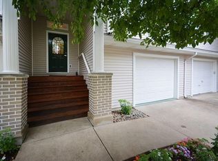 6105 Hickory Ln, Urbandale, IA 50322