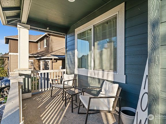 4th image of 10606 174th Avenue E