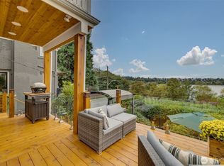 5822 E Green Lake Way N, Seattle, WA 98103