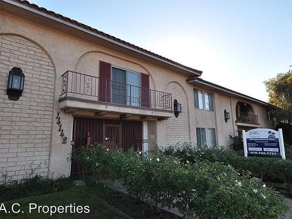 2nd image of 14142 Victory Blvd APT 109