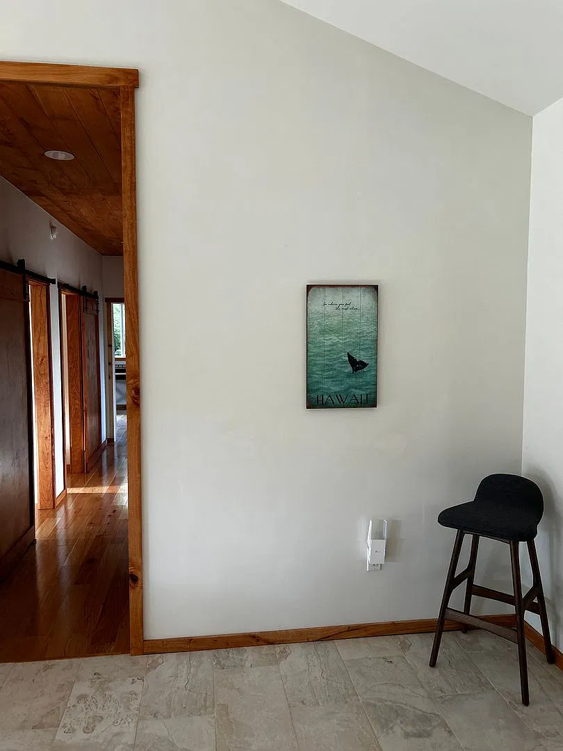 Luxury Furnished 3/2 Remodeled Home on 2 Lush Tropical Acres w/Fruit Trees — Photo 4