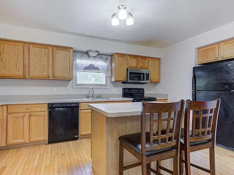 44741 Cherry Hill Rd — Photo 13