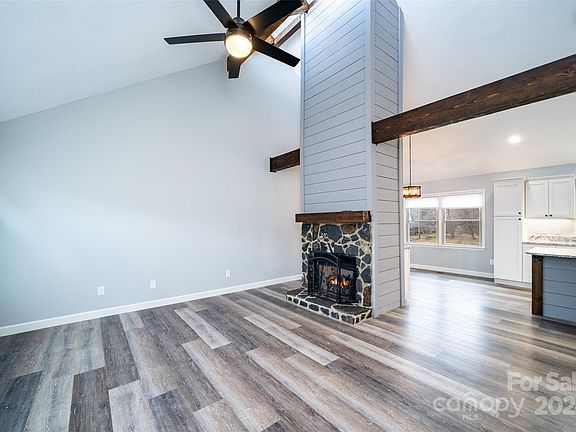 5th image of 85 Blink Bonny Dr