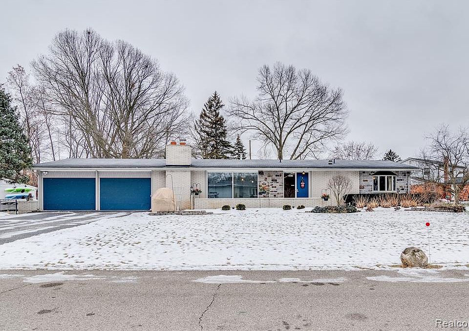 1st image of 2877 Adlake Dr