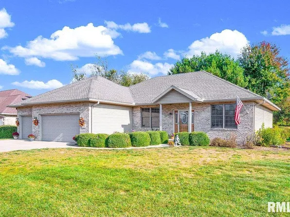 1906 Liberty Ct, Pekin, IL 61554