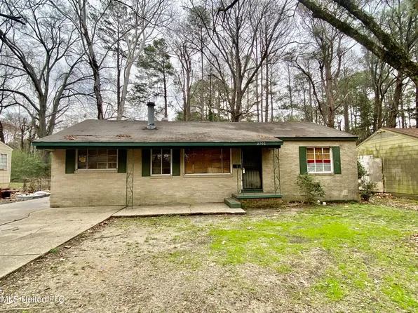 2702 Pinebrook Dr, Jackson, MS 39212