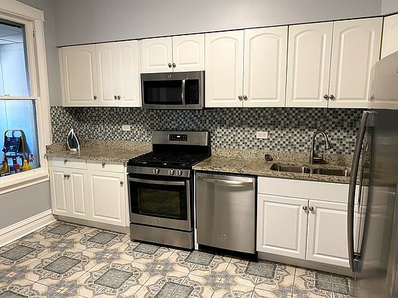 5th image of 2729 N Kedzie Ave Floor 2