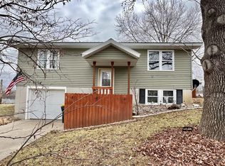 1237 Rainbow Rd, Boonville, MO 65233