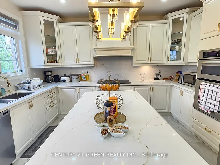 12 Royal West Dr — Photo 16