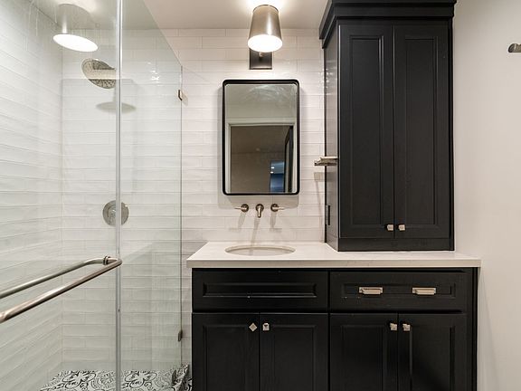 4th image of 2415 Ocean Ave APT 3