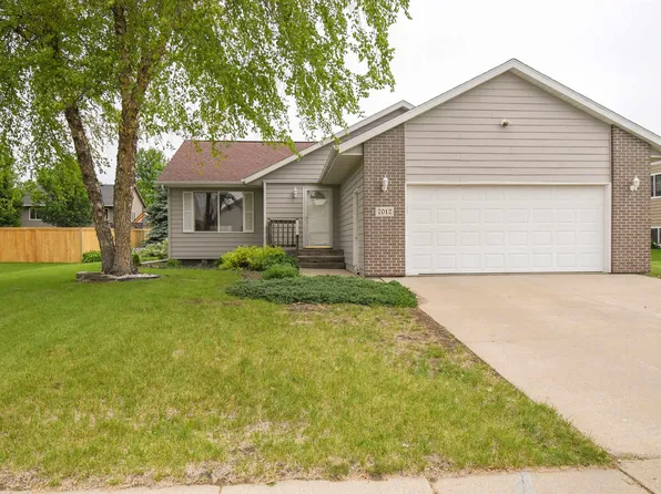 7012 S Mogen Ave, Sioux Falls, SD 57108