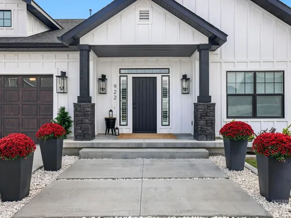 922 Victory Dr, Gooding, ID 83330