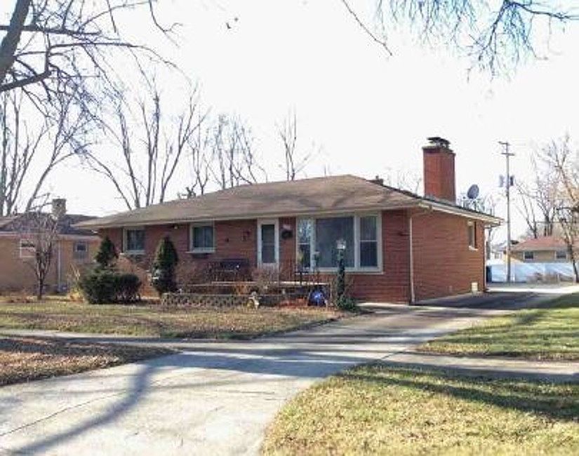 2nd image of 3540 Emerald Ave
