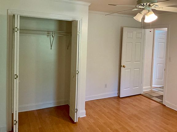 3rd image of 819 W Riverside Ave