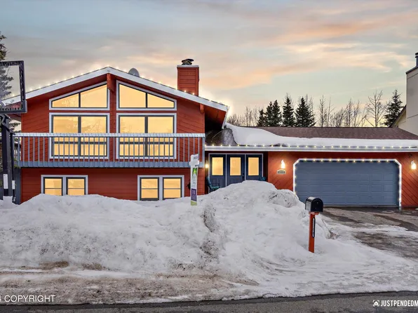 2200 Yorkshire Ln, Anchorage, AK 99504