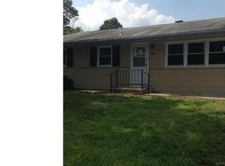 414 Magnolia Rd, Mount Laurel, NJ 08054