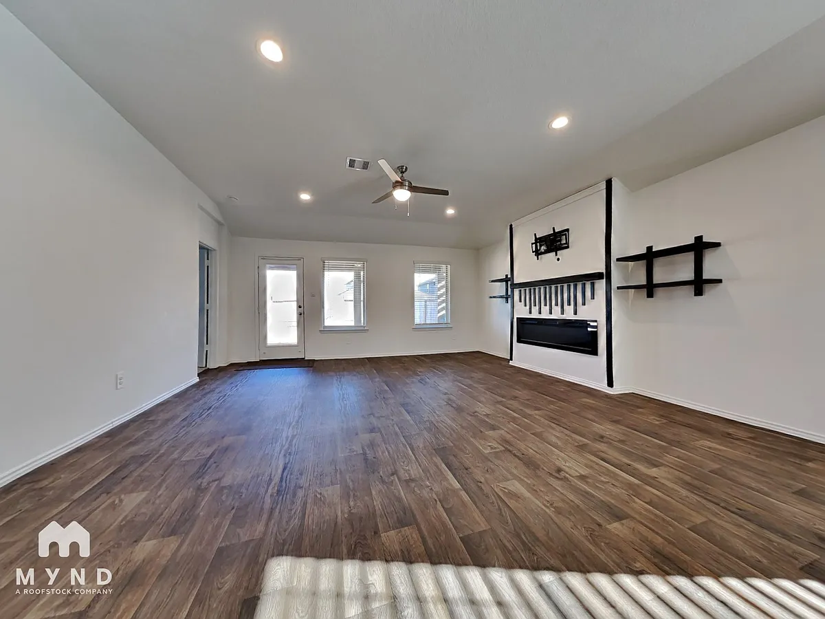 Building Photo - 16034 Jordan Meadow Way
