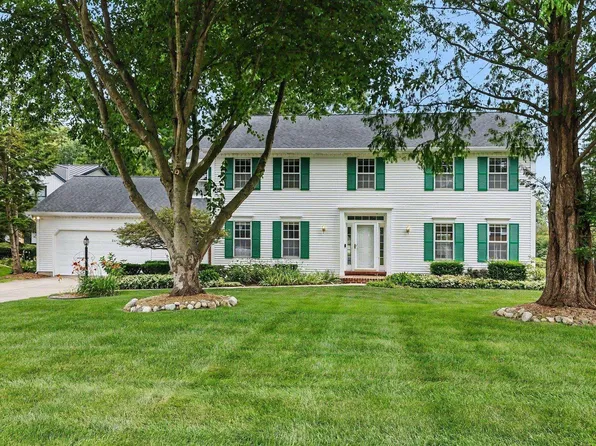 15518 Spring Meadow Ln, Granger, IN 46530