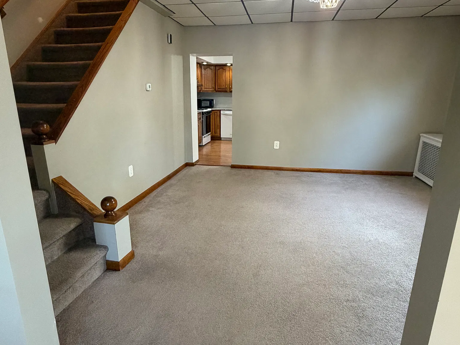 3 bed, 1500 sqft, $1,600 — Photo 2