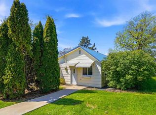 617 6th St, Wellman, IA 52356