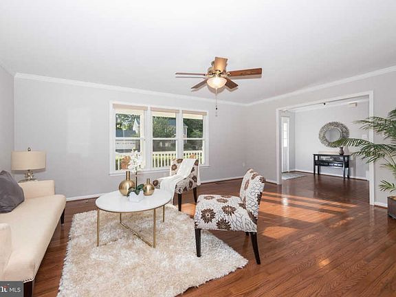 4th image of 9595 Burnt Oak Dr