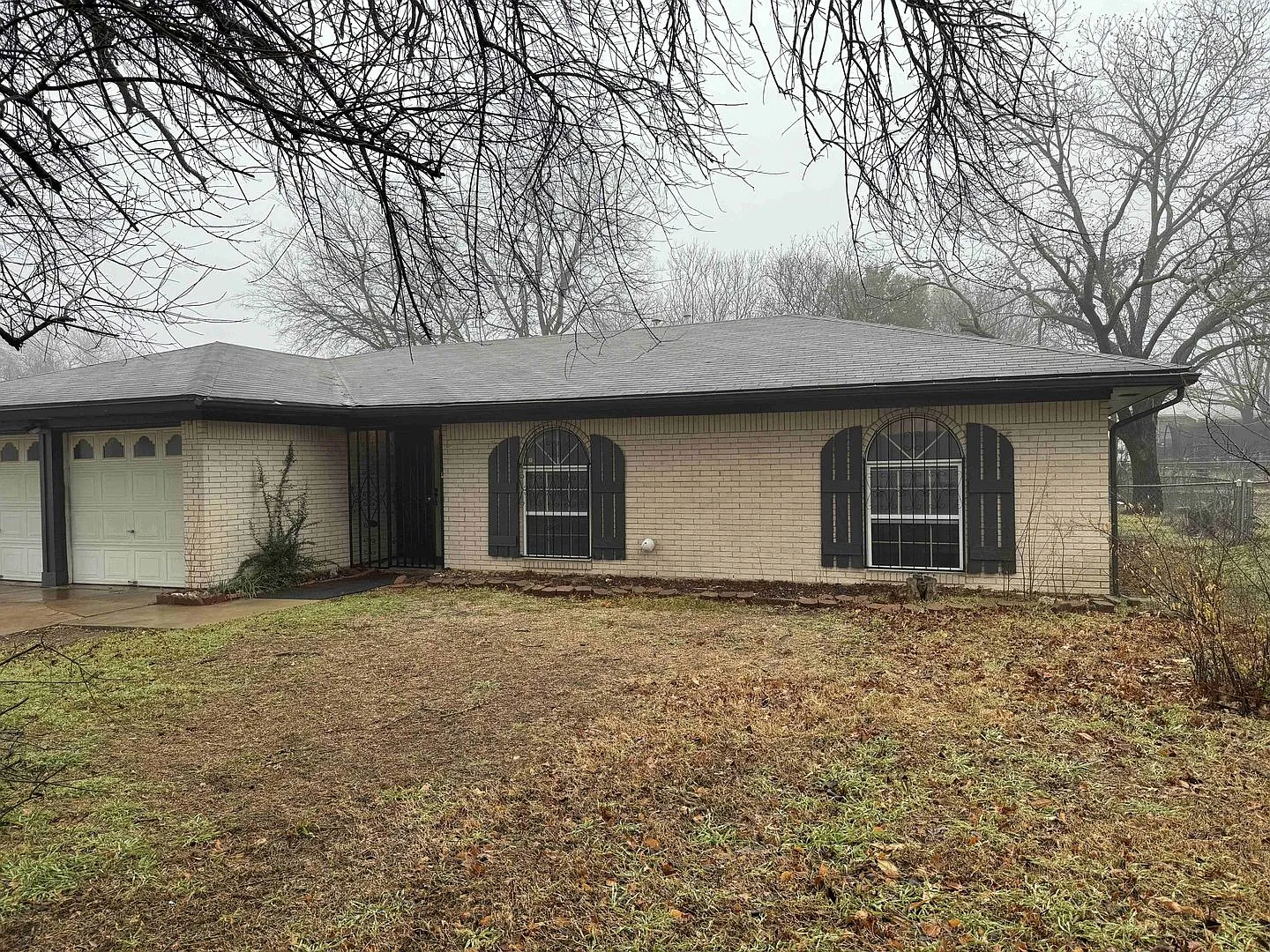 Charming 3 Bedroom, 2 Bath Home with 2-Car Garage & Large Fenced Yard — Photo 2