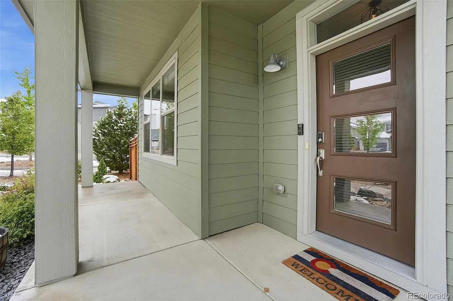 4 bed, 2300 sqft, $4,250 — Photo 3