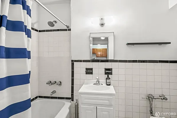 Rented by Oxford Property Group | media 7