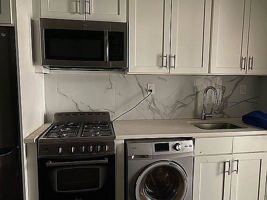 1st image of 328 E 106th St APT 7