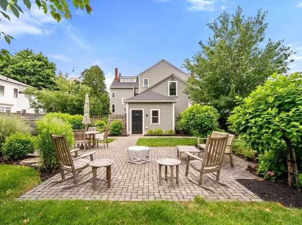 19 Court St Unit 202, Dedham, MA 02026