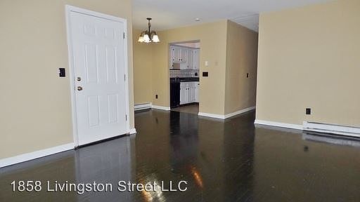 2nd image of 1870 Livingston St APT A