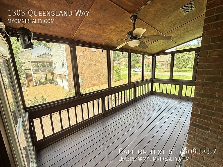 1303 Queensland Way — Photo 22