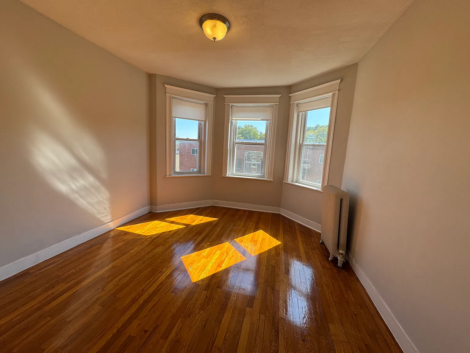 1 bed, 550 sqft, $2,063 — Photo 4