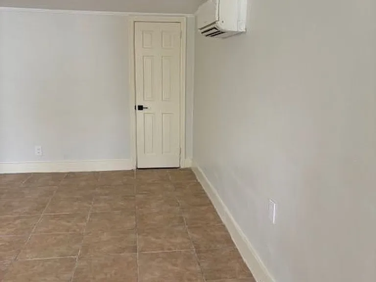 1414 Marguerite Ave — Photo 6