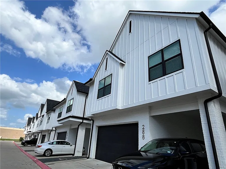 288 Estates Cir — Photo 1
