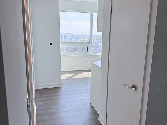4th image of 8 Wellesley St W #4012