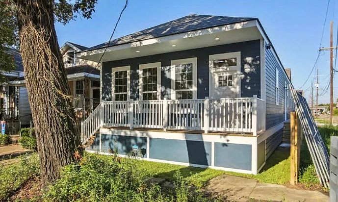 1st image of 1937 Elysian Fields Ave