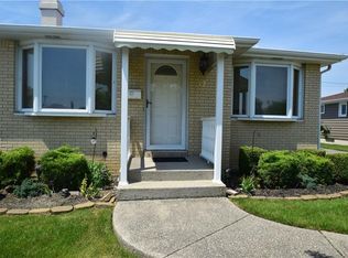 12 Candace Ln, Depew, NY 14043