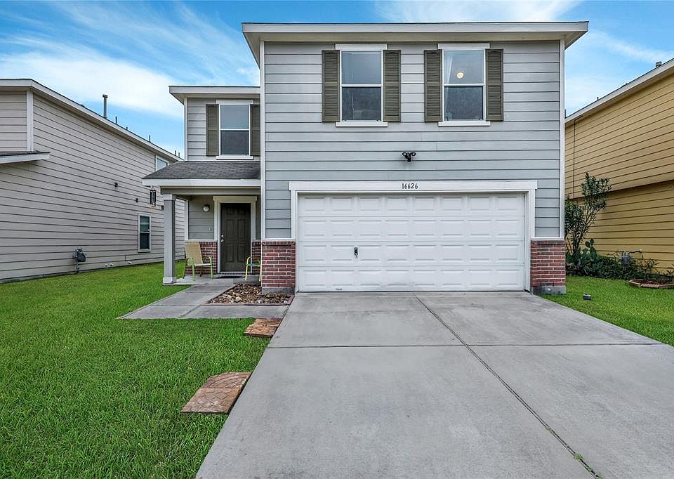 1st image of 16626 Burnell Oaks Ln