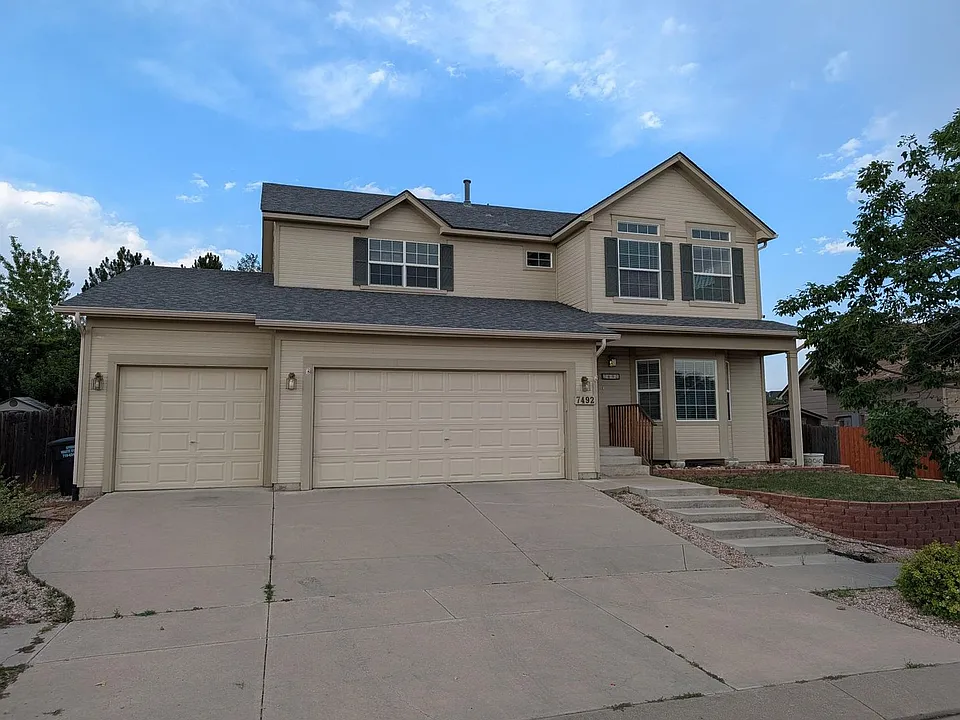 7492 Amberly Dr