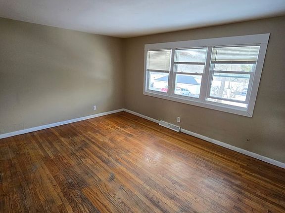 2nd image of 110-118 Milburn Dr #3