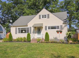 233 Berkshire Rd, Avon Lake, OH 44012