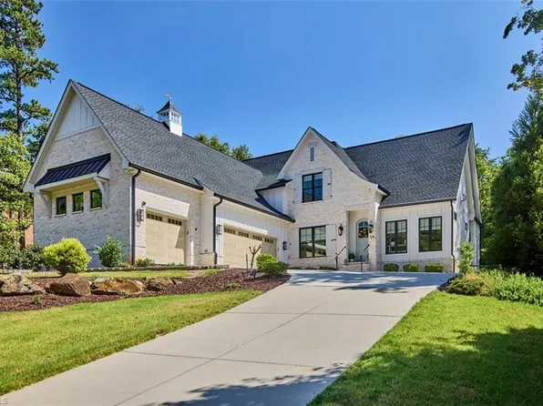 108 Saint Andrews Dr, High Point, NC 27265
