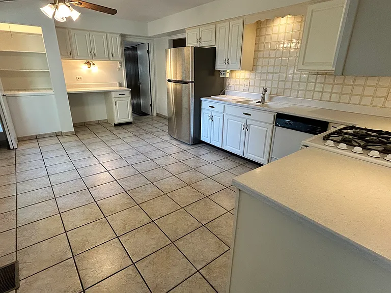 large kitchen 20x12