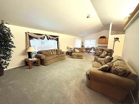 5th image of 1502 Maple Ln