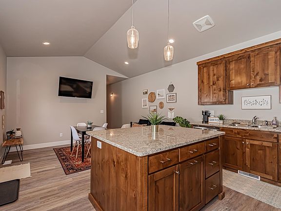 3rd image of 259 W 20th St