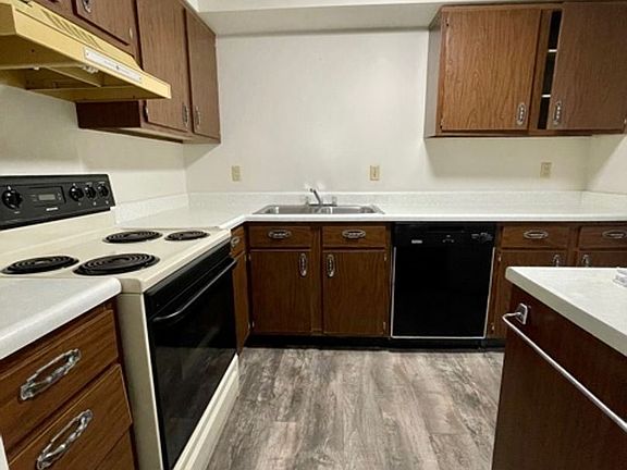 5th image of 452 South St #13038055