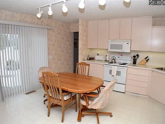 5th image of 8745 Gatewood Dr