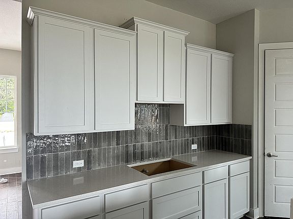 2nd image of 152 Adelton Blvd