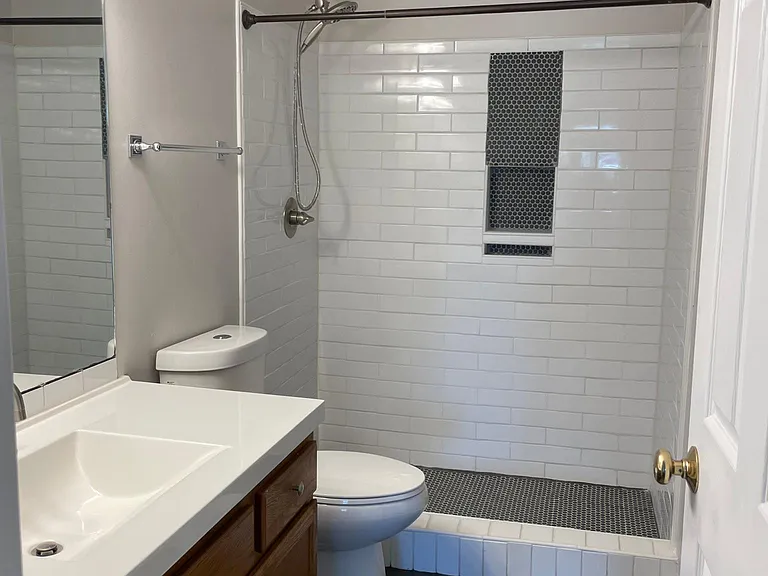 1216 W Broadway Ave — Photo 7
